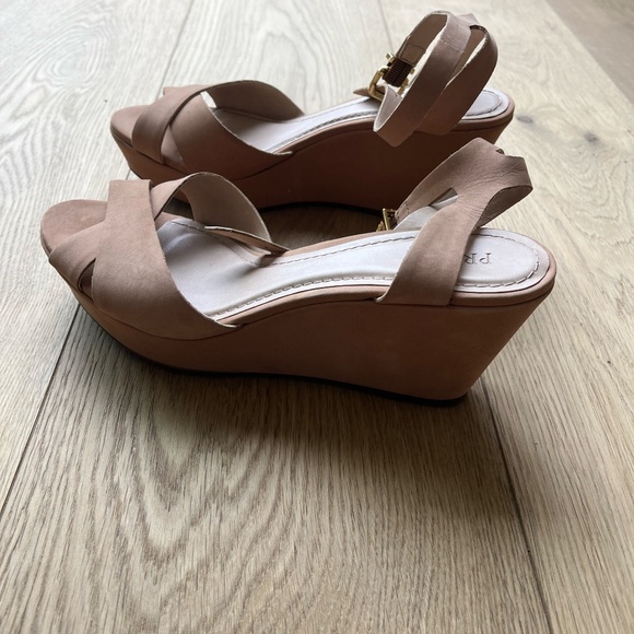 Wedge Heals - Picture 2 of 4